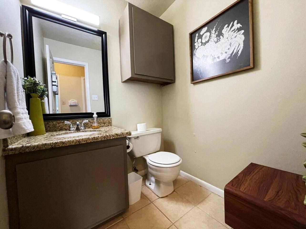 Cool & Comfy Condo! Family Friendly! College Station Bagian luar foto